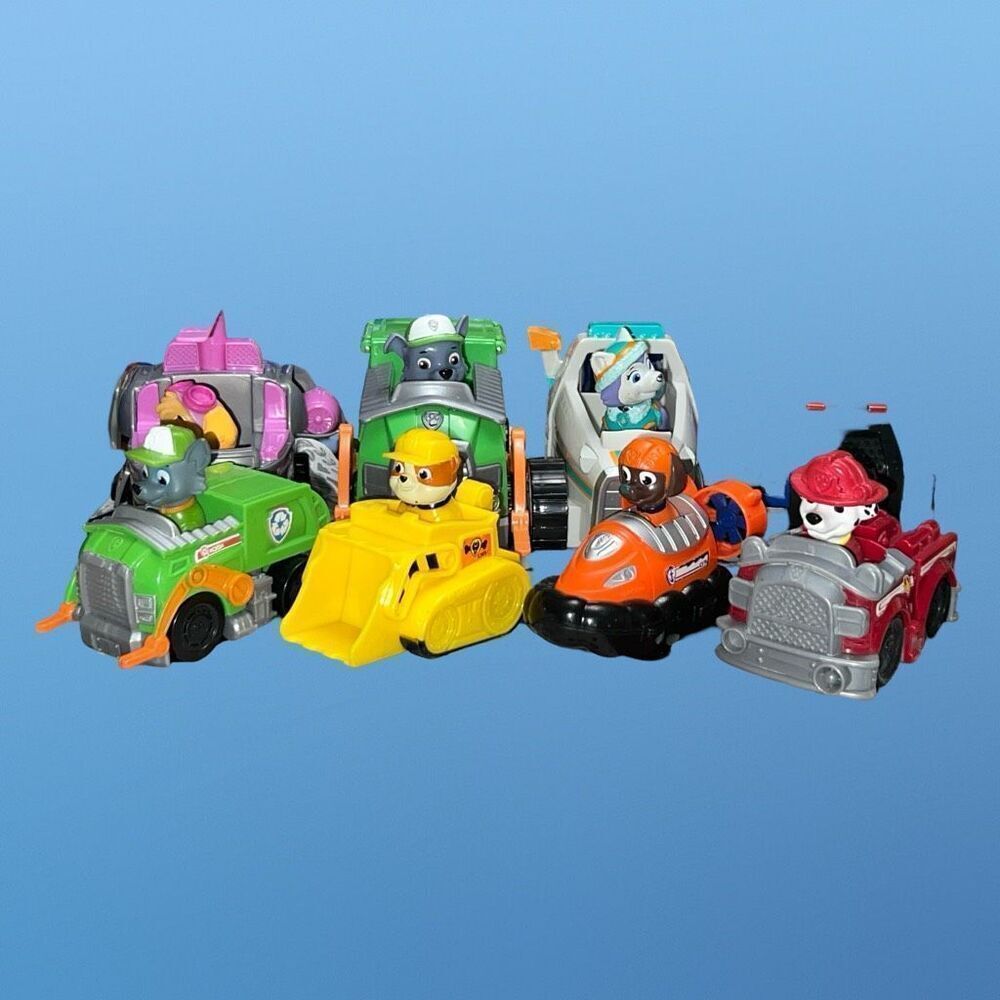 Paw Patrol Chase Tow Truck Everest Snowmobile Zuma Hoover Boat 8 Figures #3 - Picture 3 of 9